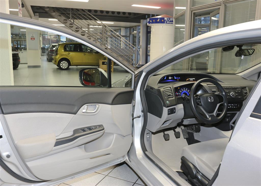 Honda Civic  bei Hoffmann Automobile in Wolfsburg kaufen und sofort mitnehmen - Bild 12