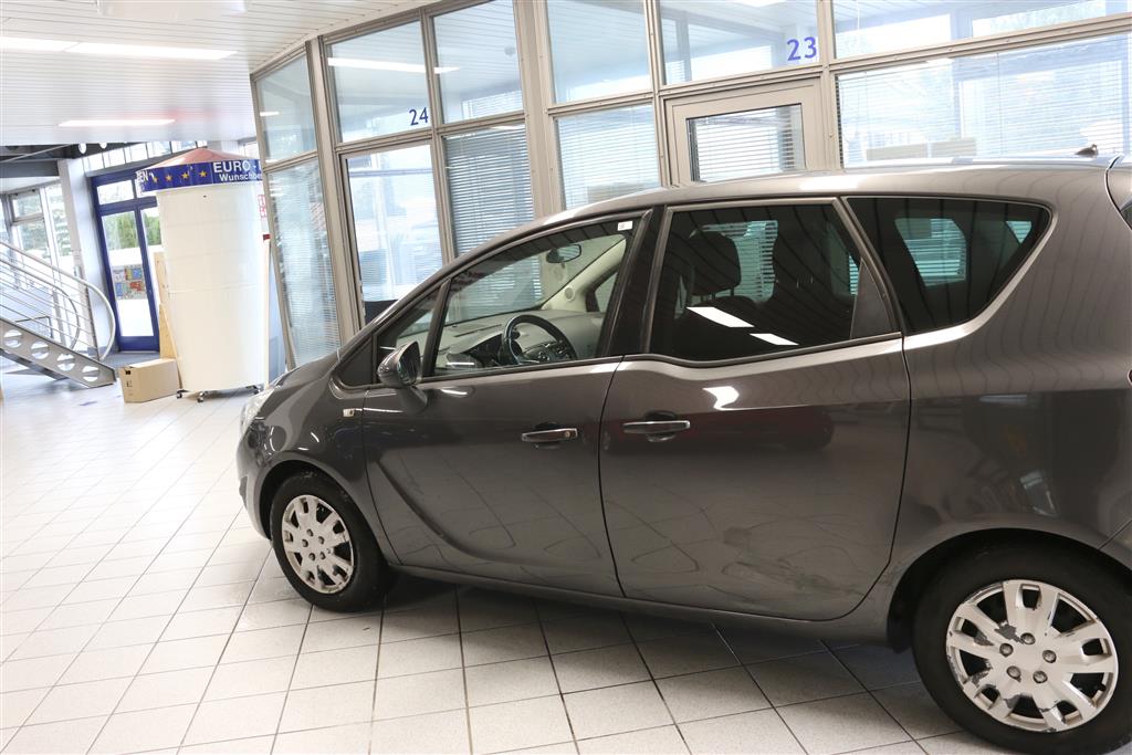 Opel Meriva  bei Hoffmann Automobile in Wolfsburg kaufen und sofort mitnehmen - Bild 12