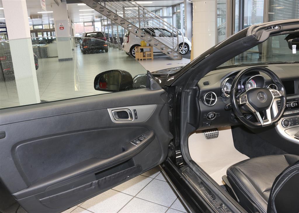 Mercedes-Benz SLK  bei Hoffmann Automobile in Wolfsburg kaufen und sofort mitnehmen - Bild 12