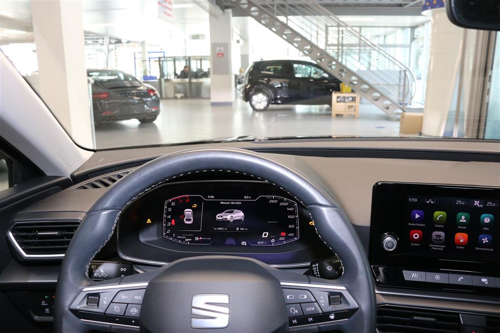 Seat Leon  bei Hoffmann Automobile in Wolfsburg kaufen und sofort mitnehmen - Bild 9
