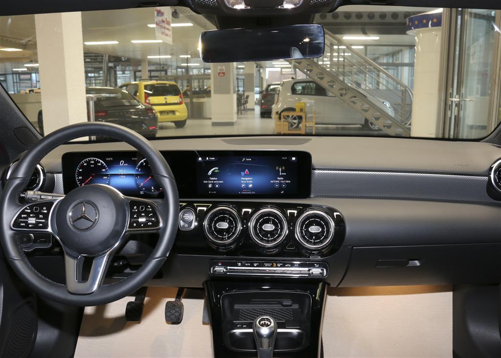 Mercedes-Benz A 180  bei Hoffmann Automobile in Wolfsburg kaufen und sofort mitnehmen - Bild 5