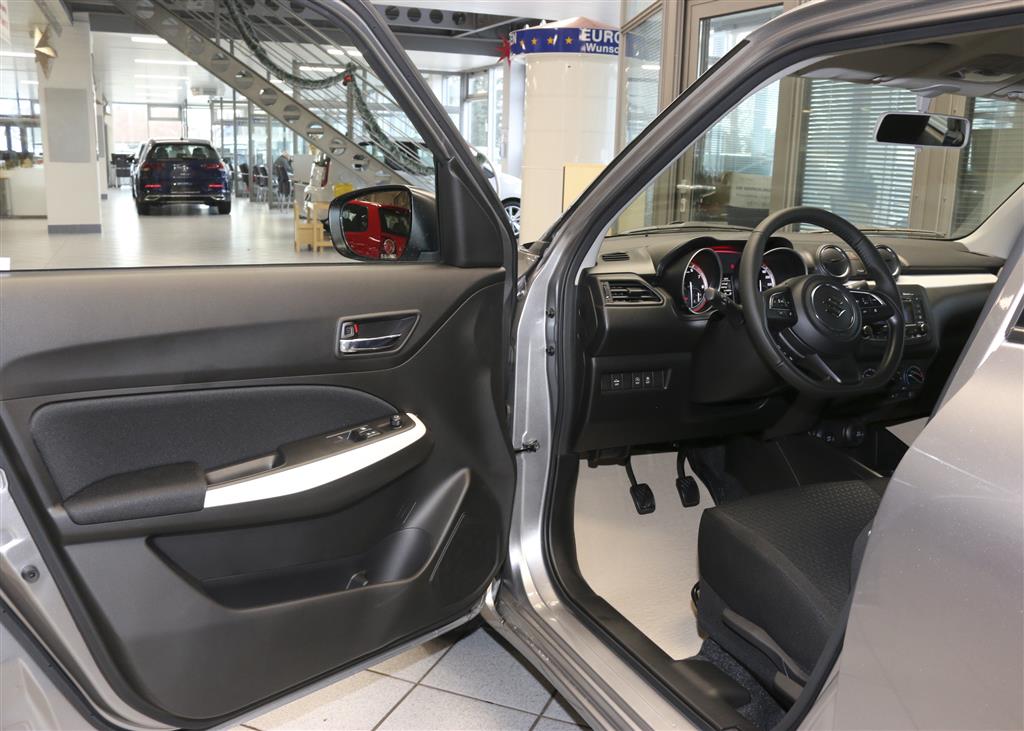 Suzuki Swift  bei Hoffmann Automobile in Wolfsburg kaufen und sofort mitnehmen - Bild 11