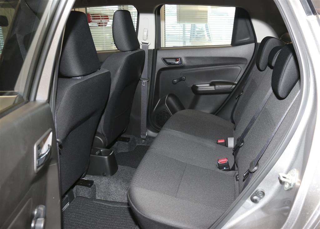 Suzuki Swift  bei Hoffmann Automobile in Wolfsburg kaufen und sofort mitnehmen - Bild 4