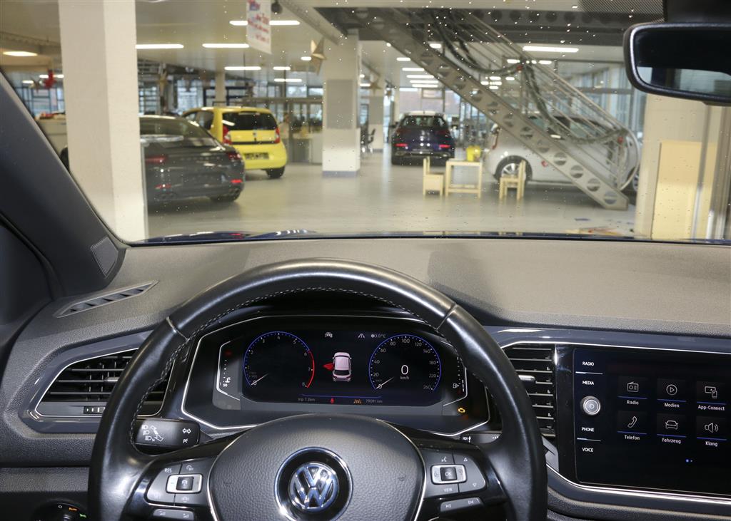 VW T-Roc  bei Hoffmann Automobile in Wolfsburg kaufen und sofort mitnehmen - Bild 11