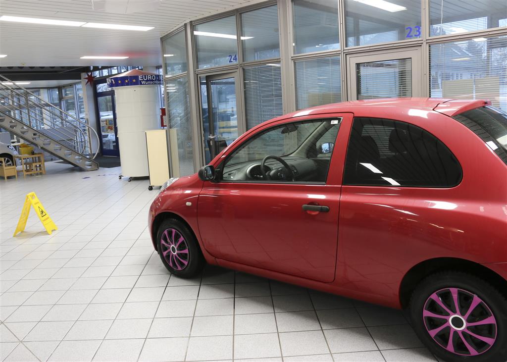 Nissan Micra  bei Hoffmann Automobile in Wolfsburg kaufen und sofort mitnehmen - Bild 12