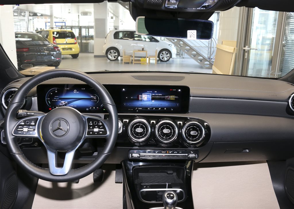 Mercedes-Benz CLA 180 Shooting Brake  bei Hoffmann Automobile in Wolfsburg kaufen und sofort mitnehmen - Bild 6