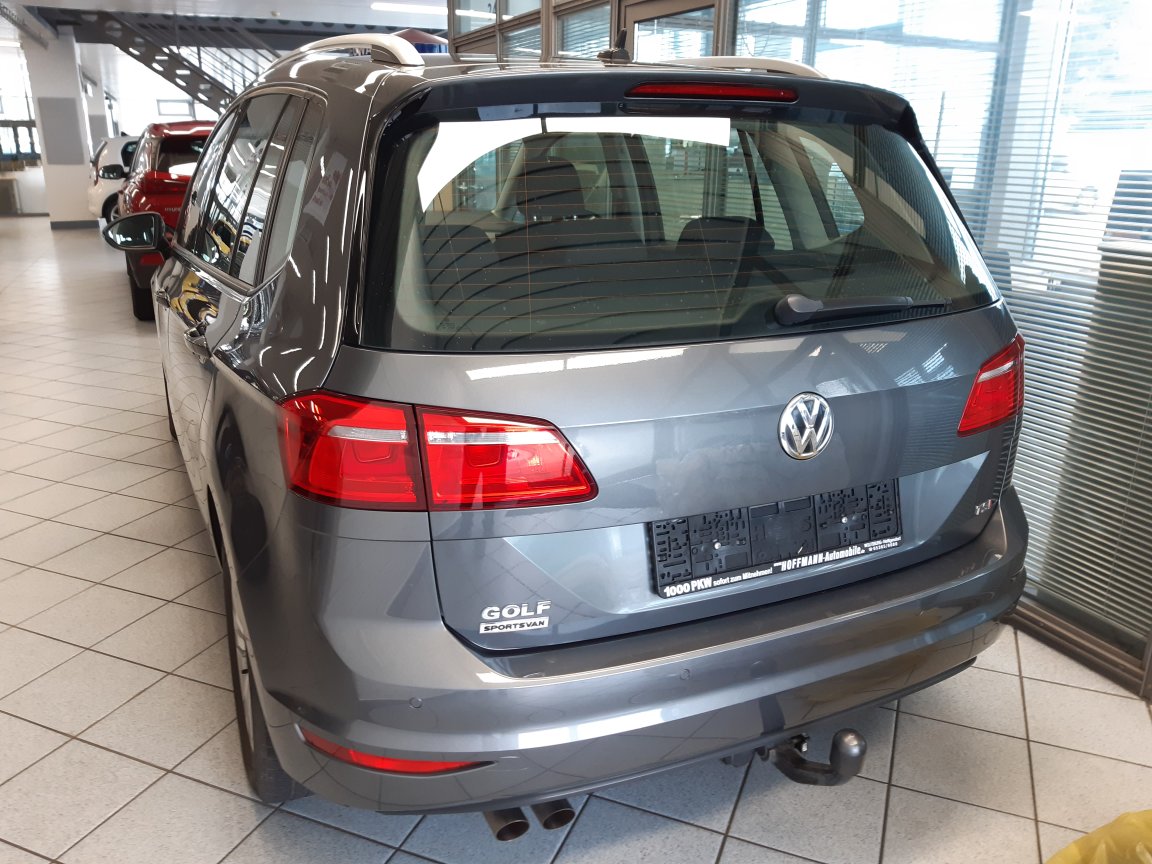 VW Golf Sportsvan  bei Hoffmann Automobile in Wolfsburg kaufen und sofort mitnehmen - Bild 4