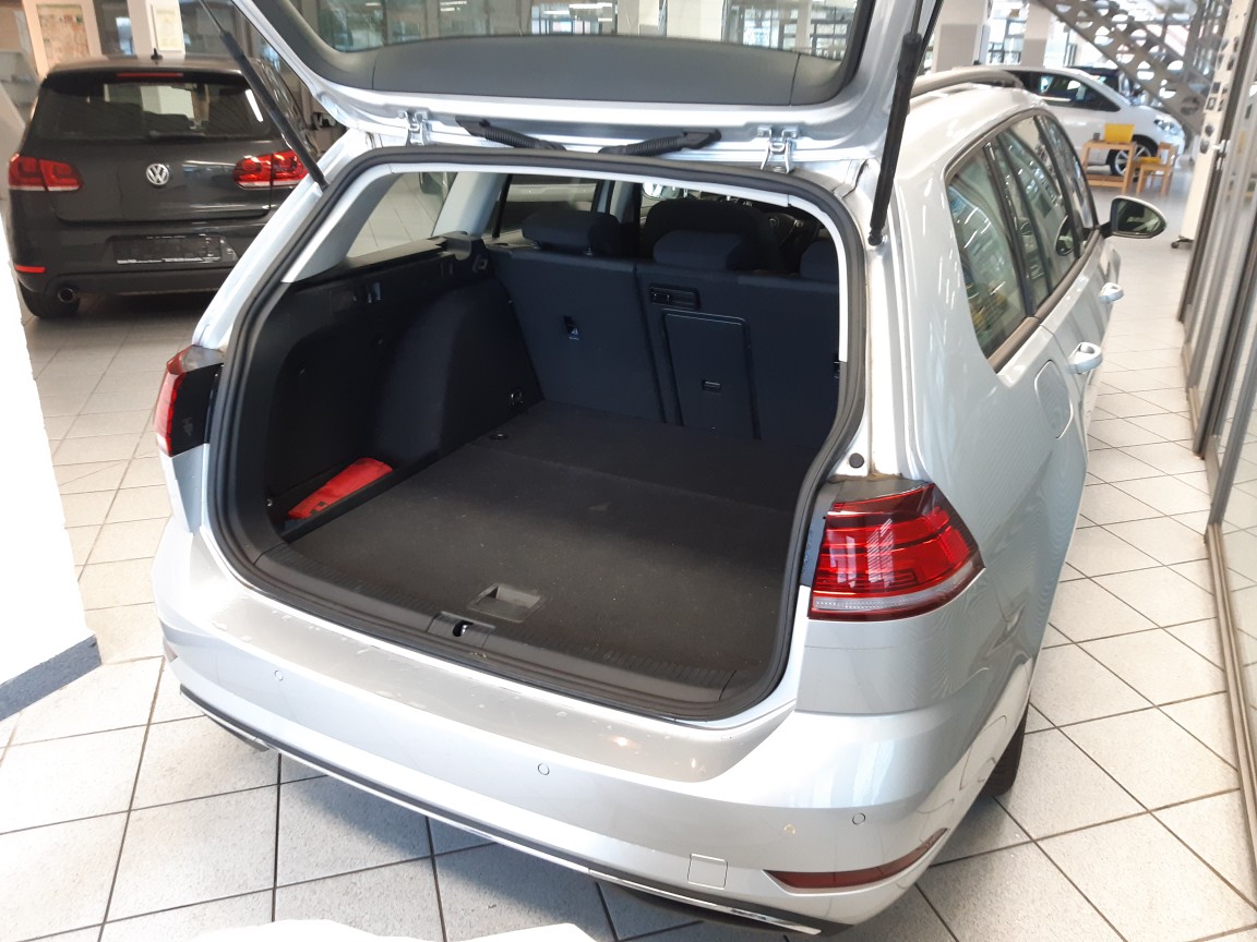 VW Golf Variant  bei Hoffmann Automobile in Wolfsburg kaufen und sofort mitnehmen - Bild 2