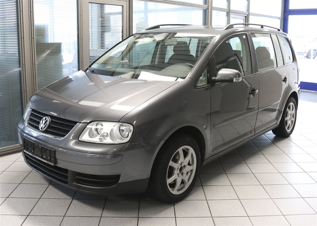 VW Touran  für nur 2.900,- € bei Hoffmann Automobile in Wolfsburg kaufen und sofort mitnehmen