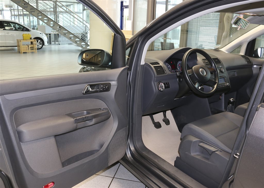 VW Touran  bei Hoffmann Automobile in Wolfsburg kaufen und sofort mitnehmen - Bild 11