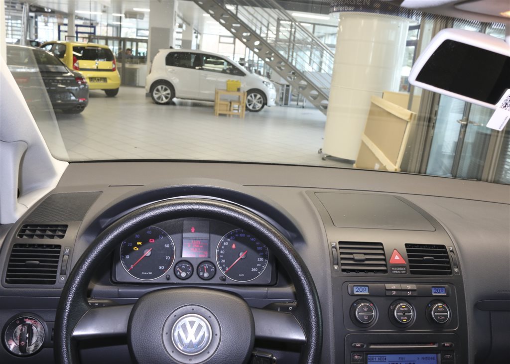 VW Touran  bei Hoffmann Automobile in Wolfsburg kaufen und sofort mitnehmen - Bild 8