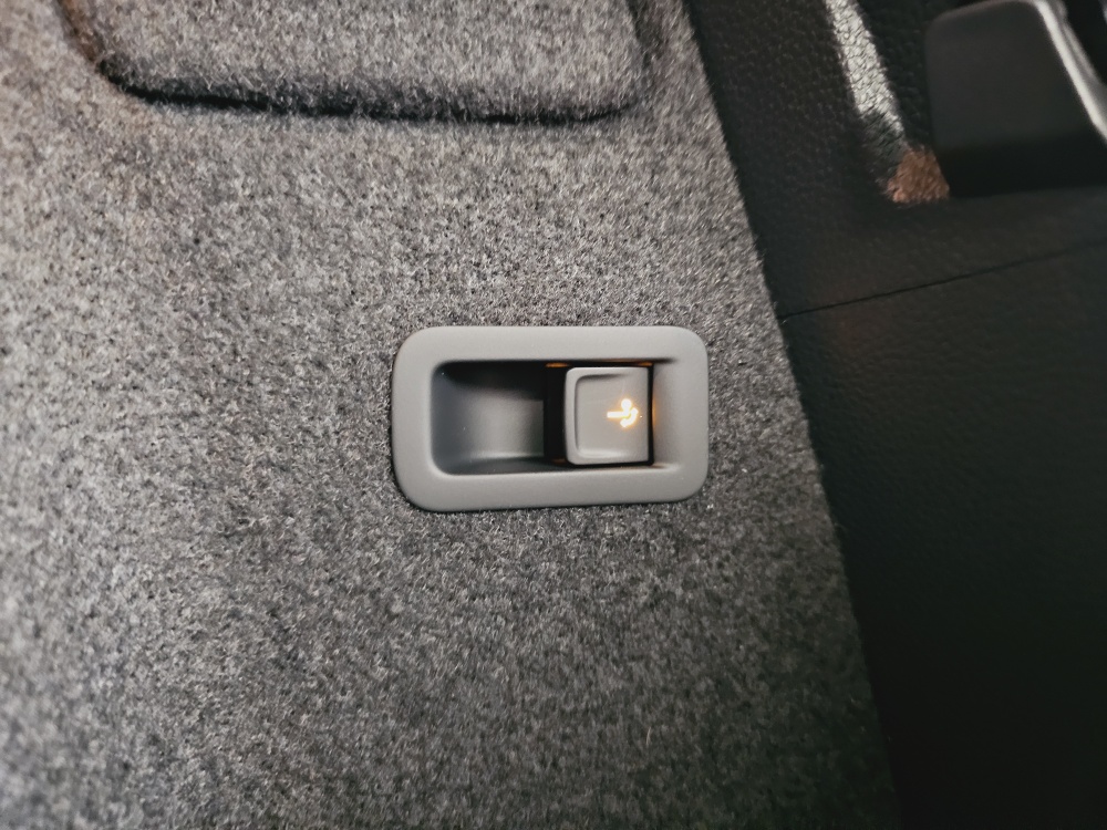 Skoda Karoq  bei Hoffmann Automobile in Wolfsburg kaufen und sofort mitnehmen - Bild 4