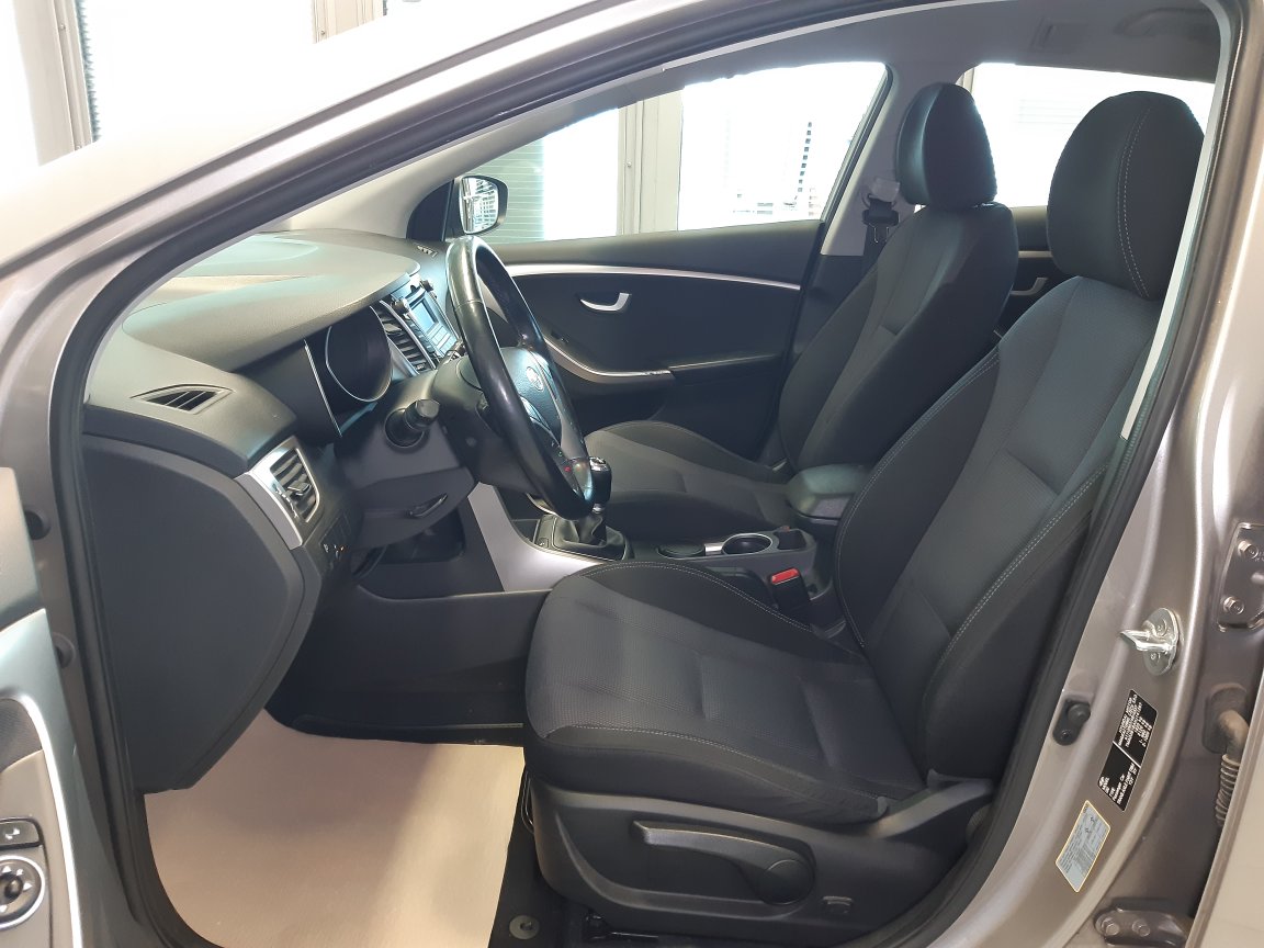 Hyundai i30 Kombi  bei Hoffmann Automobile in Wolfsburg kaufen und sofort mitnehmen - Bild 11
