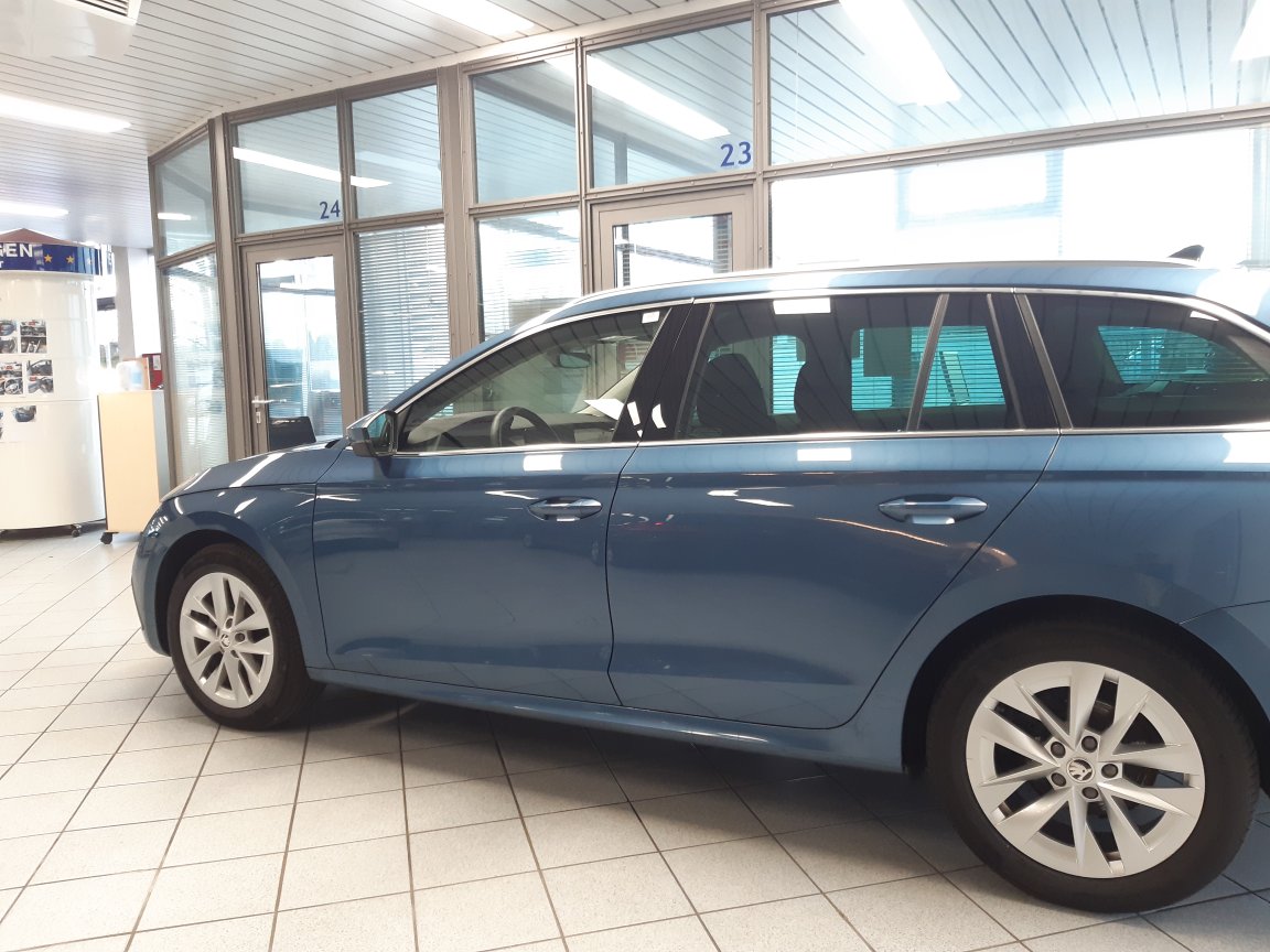 Skoda Octavia Combi  bei Hoffmann Automobile in Wolfsburg kaufen und sofort mitnehmen - Bild 17