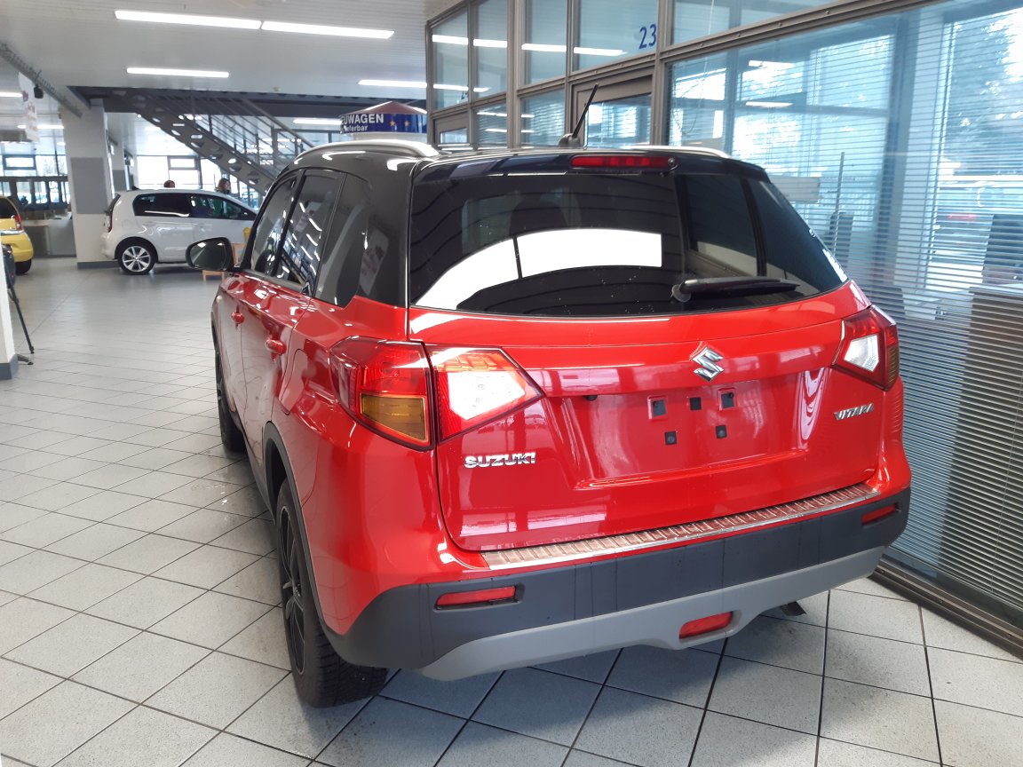 Suzuki Vitara  bei Hoffmann Automobile in Wolfsburg kaufen und sofort mitnehmen - Bild 4
