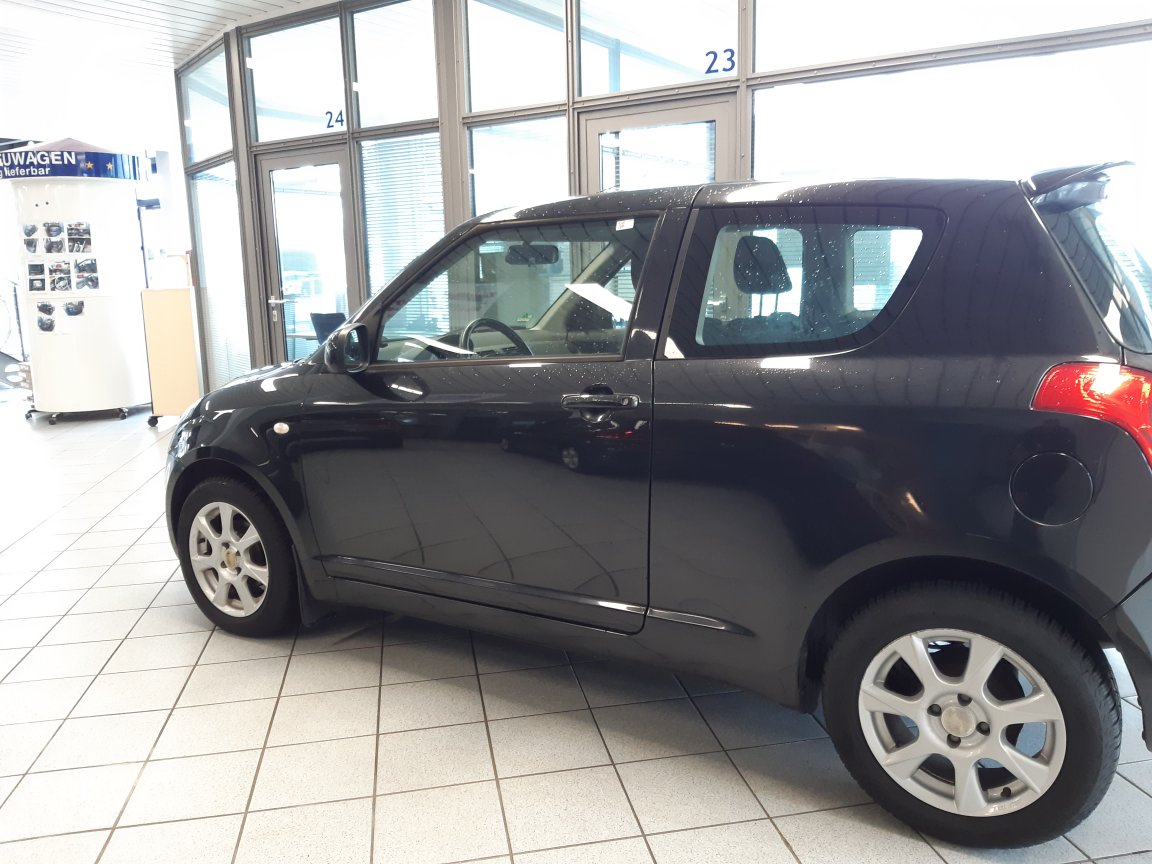 Suzuki Swift  bei Hoffmann Automobile in Wolfsburg kaufen und sofort mitnehmen - Bild 10