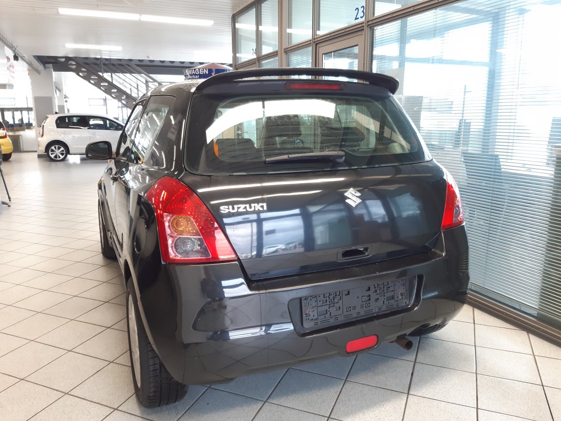 Suzuki Swift  bei Hoffmann Automobile in Wolfsburg kaufen und sofort mitnehmen - Bild 2