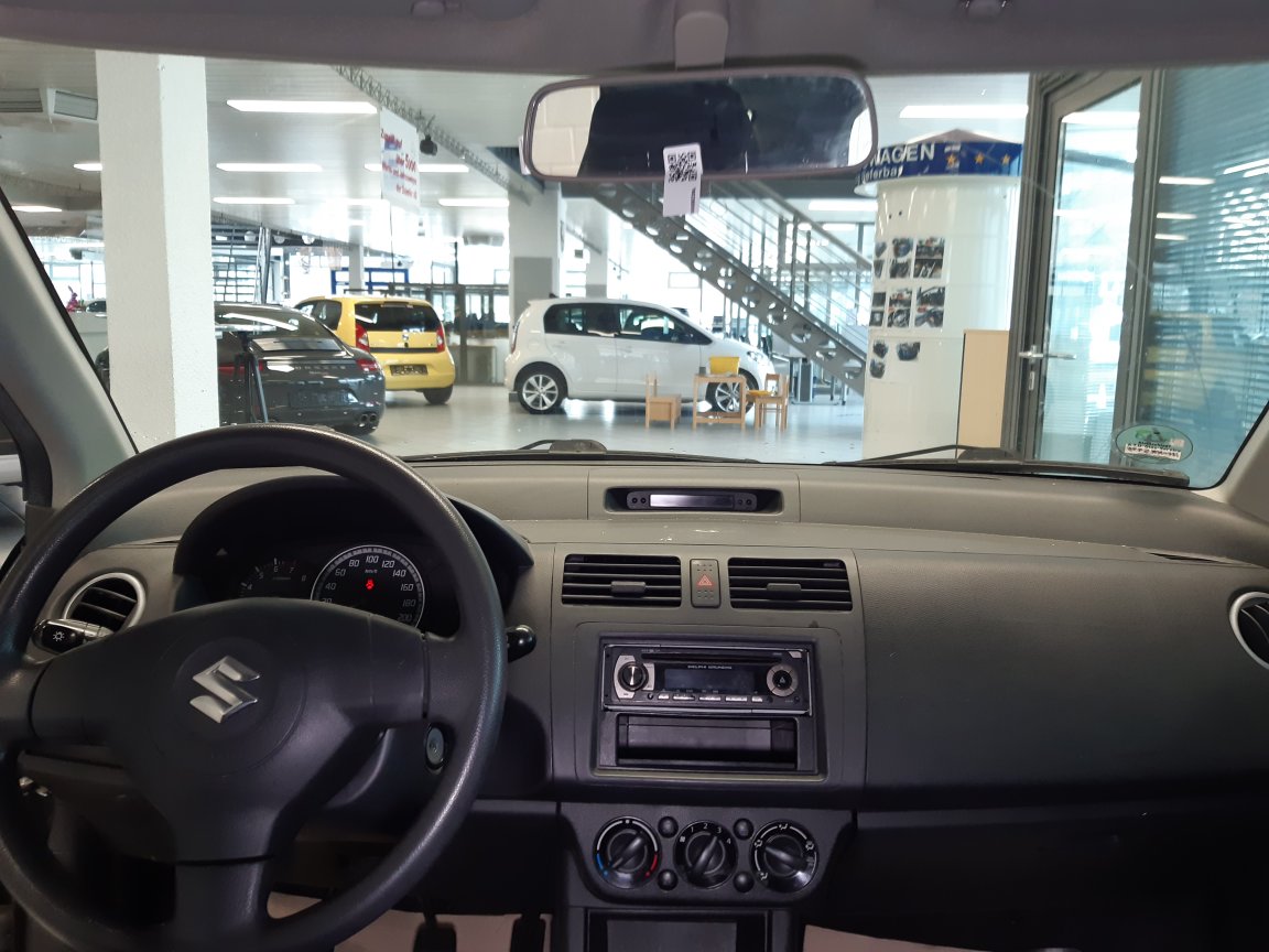 Suzuki Swift  bei Hoffmann Automobile in Wolfsburg kaufen und sofort mitnehmen - Bild 4
