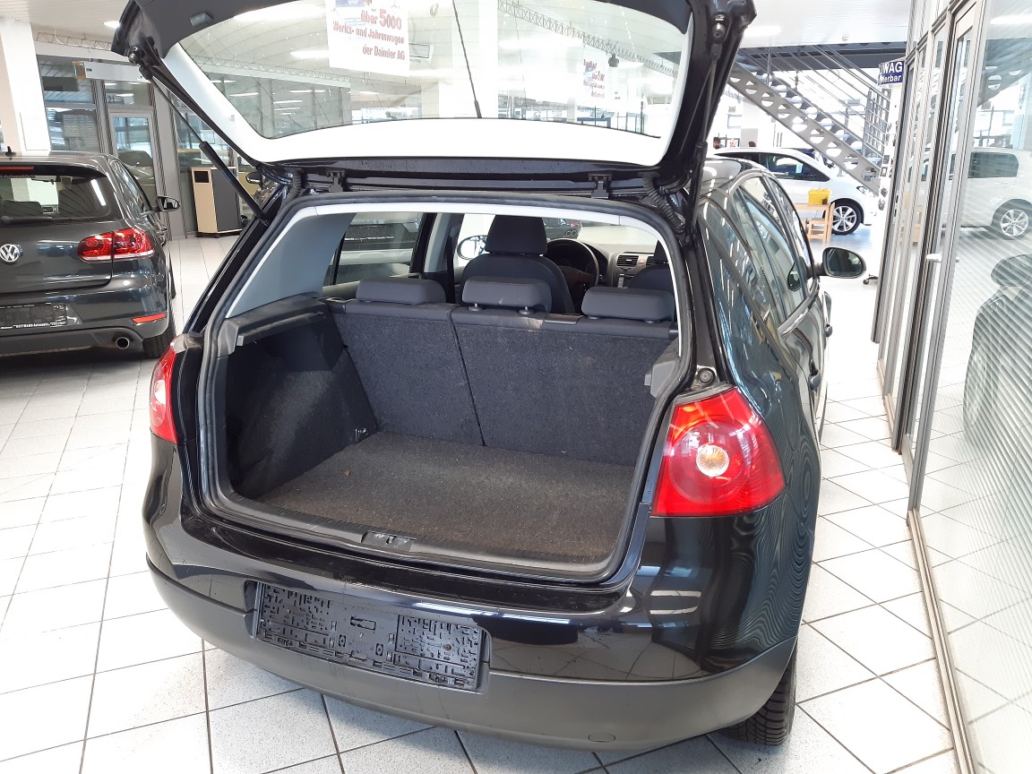 VW Golf  bei Hoffmann Automobile in Wolfsburg kaufen und sofort mitnehmen - Bild 2