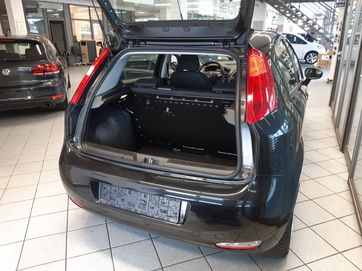 Fiat Punto  bei Hoffmann Automobile in Wolfsburg kaufen und sofort mitnehmen - Bild 2
