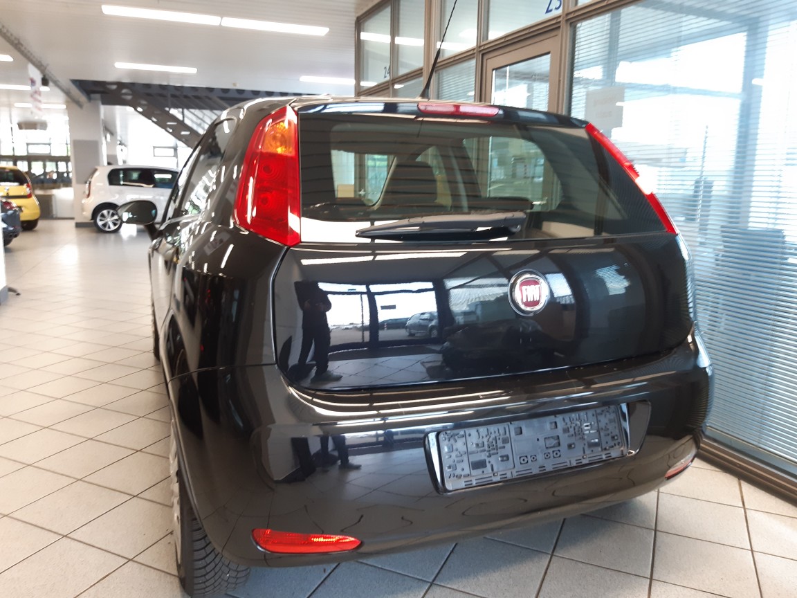 Fiat Punto  bei Hoffmann Automobile in Wolfsburg kaufen und sofort mitnehmen - Bild 3