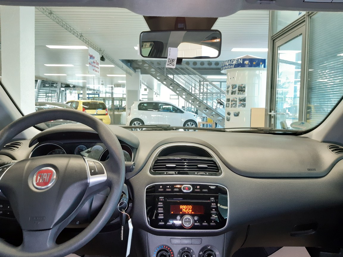 Fiat Punto  bei Hoffmann Automobile in Wolfsburg kaufen und sofort mitnehmen - Bild 5