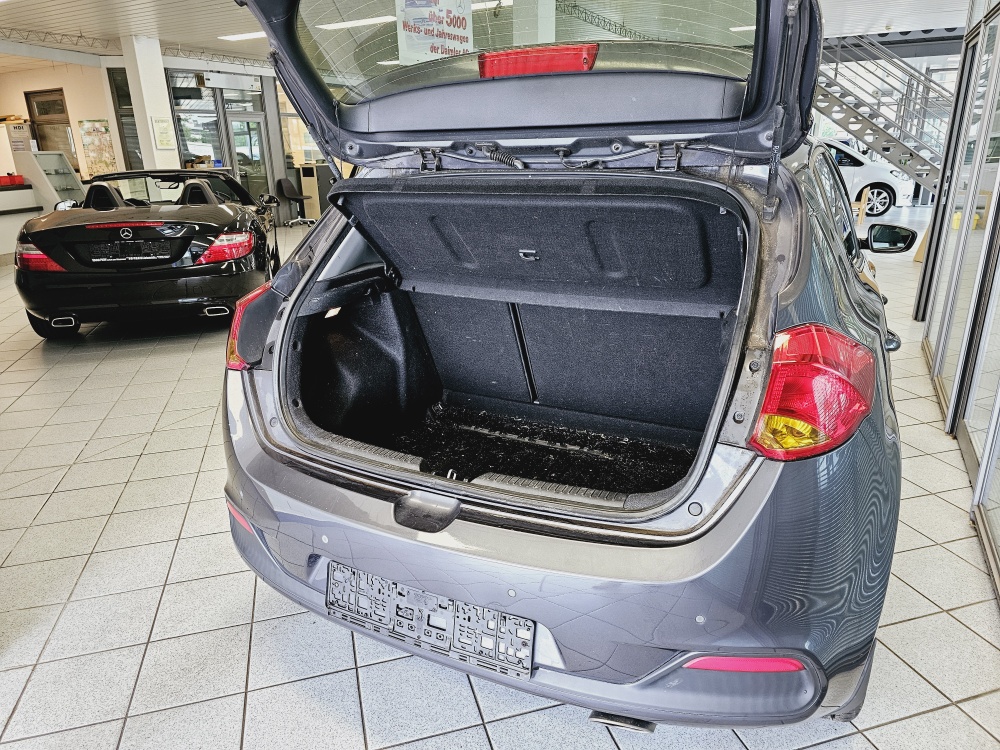 Kia Ceed  bei Hoffmann Automobile in Wolfsburg kaufen und sofort mitnehmen - Bild 2