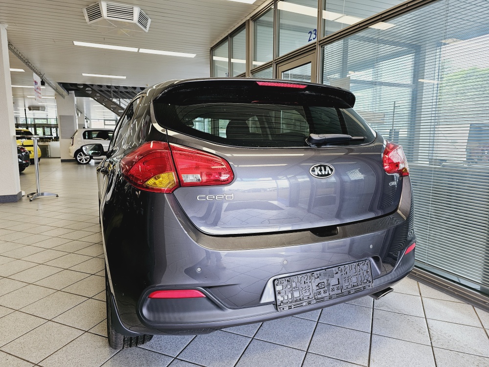 Kia Ceed  bei Hoffmann Automobile in Wolfsburg kaufen und sofort mitnehmen - Bild 3