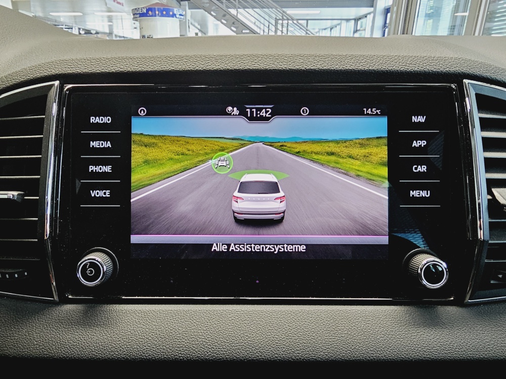 Skoda Karoq  bei Hoffmann Automobile in Wolfsburg kaufen und sofort mitnehmen - Bild 10