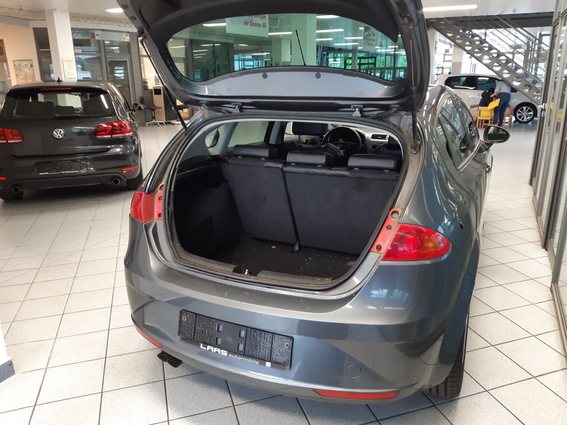 Seat Leon  bei Hoffmann Automobile in Wolfsburg kaufen und sofort mitnehmen - Bild 2