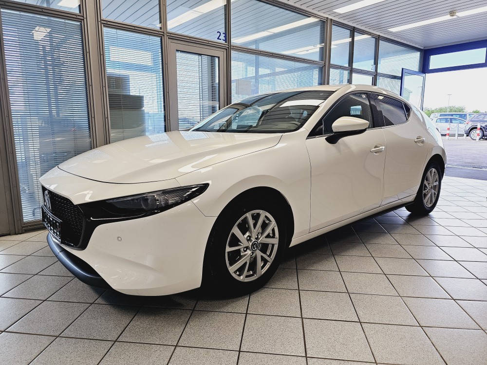 Mazda 3 Executive für nur 17.900,- € bei Hoffmann Automobile in Wolfsburg kaufen und sofort mitnehmen