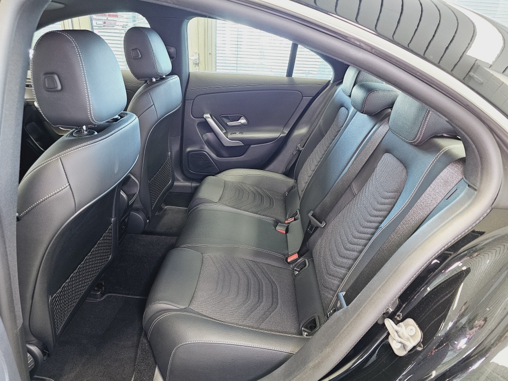 Mercedes-Benz CLA 180  bei Hoffmann Automobile in Wolfsburg kaufen und sofort mitnehmen - Bild 4