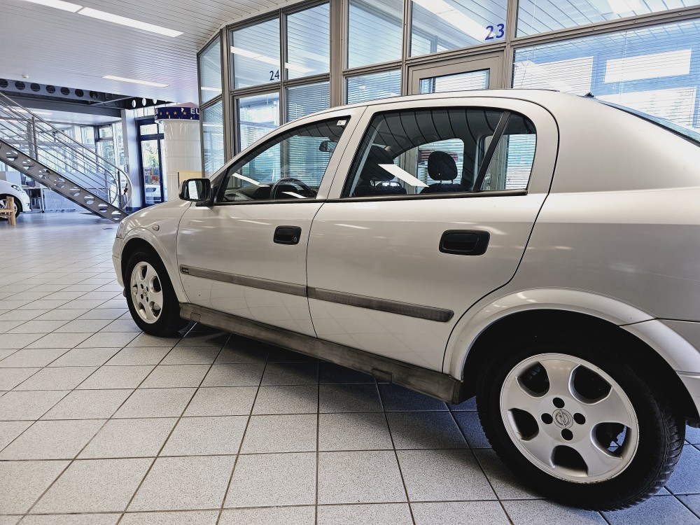 Opel Astra  bei Hoffmann Automobile in Wolfsburg kaufen und sofort mitnehmen - Bild 12