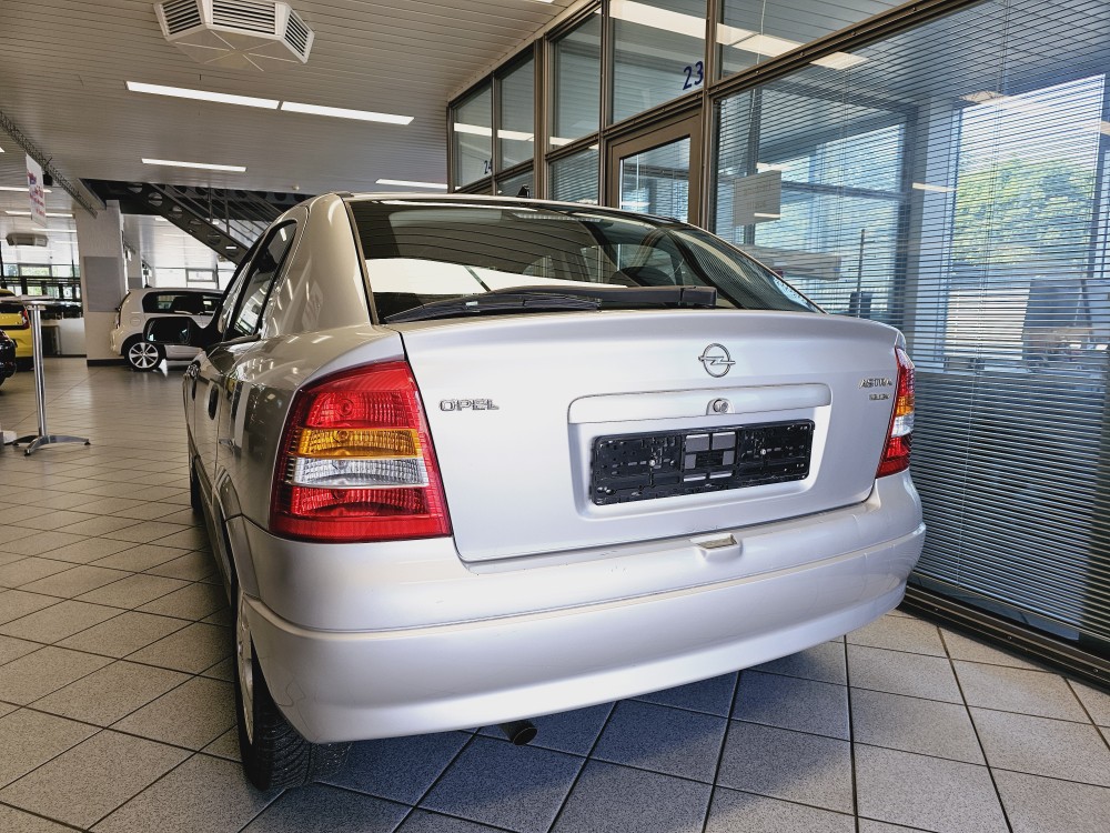 Opel Astra  bei Hoffmann Automobile in Wolfsburg kaufen und sofort mitnehmen - Bild 3