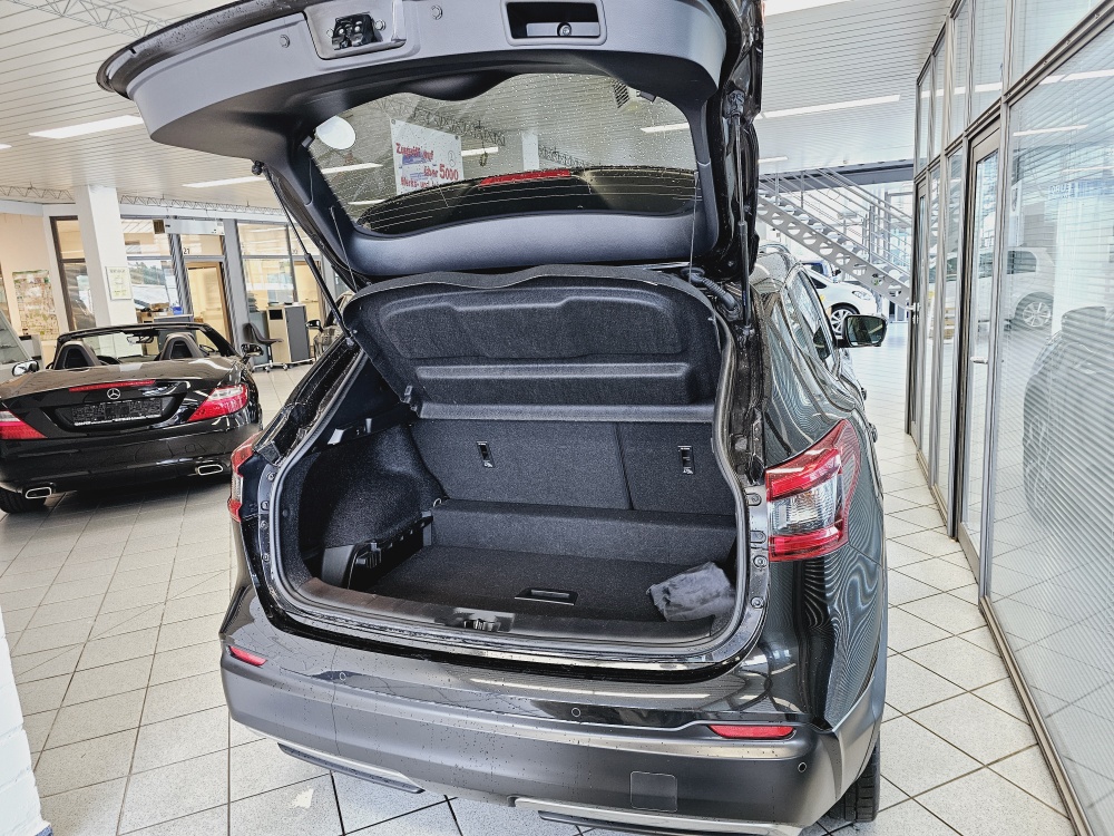 Nissan Qashqai  bei Hoffmann Automobile in Wolfsburg kaufen und sofort mitnehmen - Bild 2