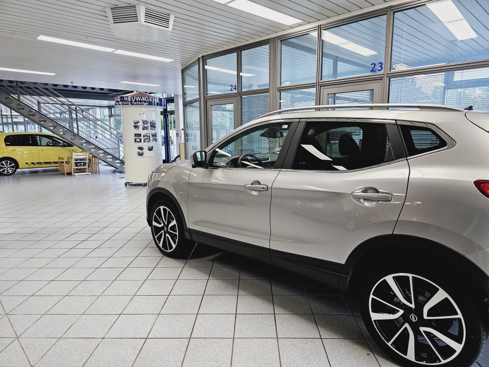 Nissan Qashqai  bei Hoffmann Automobile in Wolfsburg kaufen und sofort mitnehmen - Bild 18