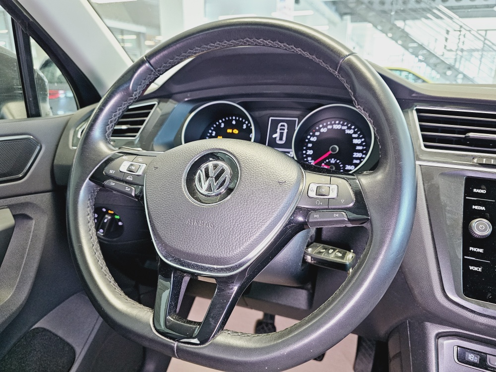 VW Tiguan  bei Hoffmann Automobile in Wolfsburg kaufen und sofort mitnehmen - Bild 11