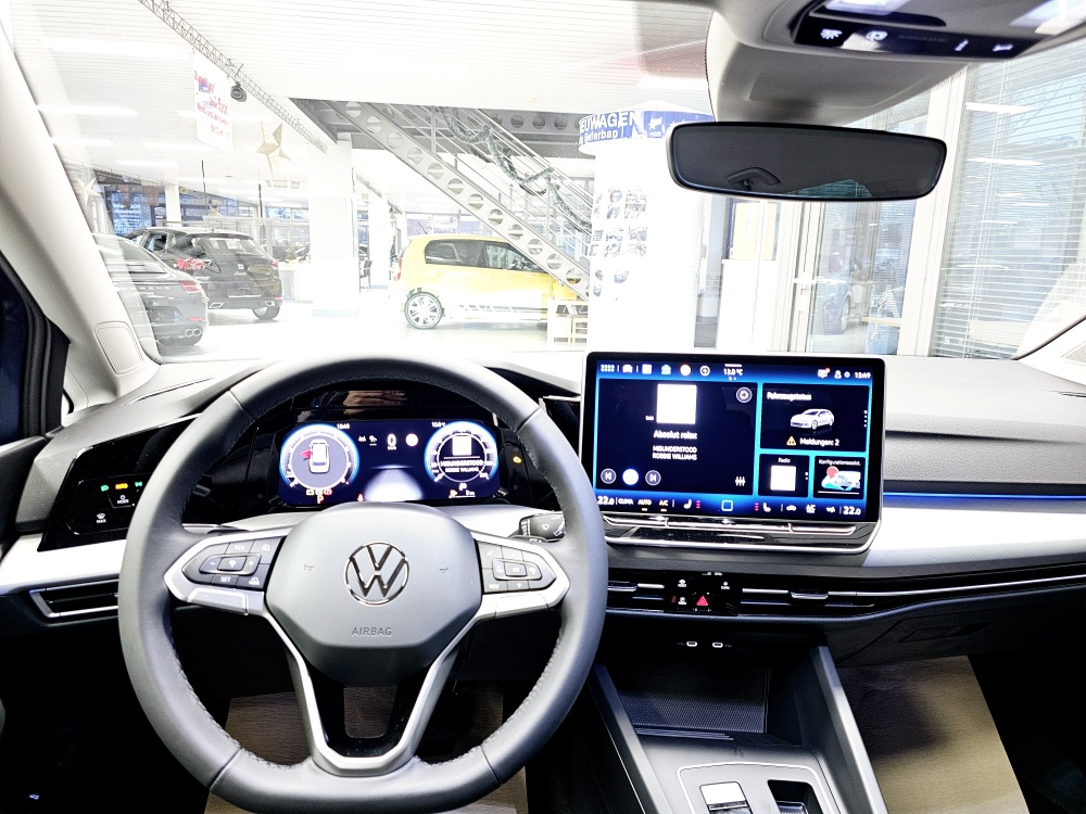 VW Golf Variant  bei Hoffmann Automobile in Wolfsburg kaufen und sofort mitnehmen - Bild 19