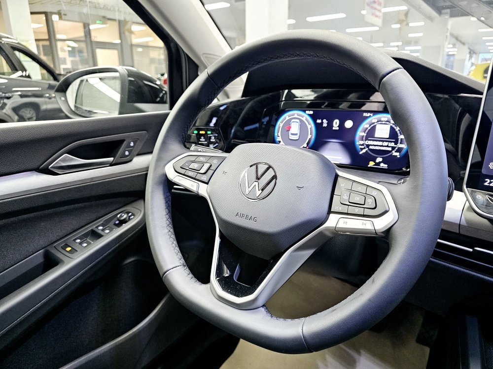 VW Golf Variant  bei Hoffmann Automobile in Wolfsburg kaufen und sofort mitnehmen - Bild 16