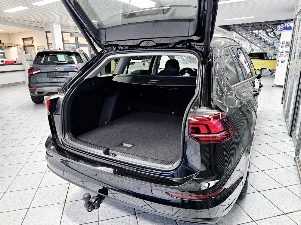 VW Golf Variant  bei Hoffmann Automobile in Wolfsburg kaufen und sofort mitnehmen - Bild 2