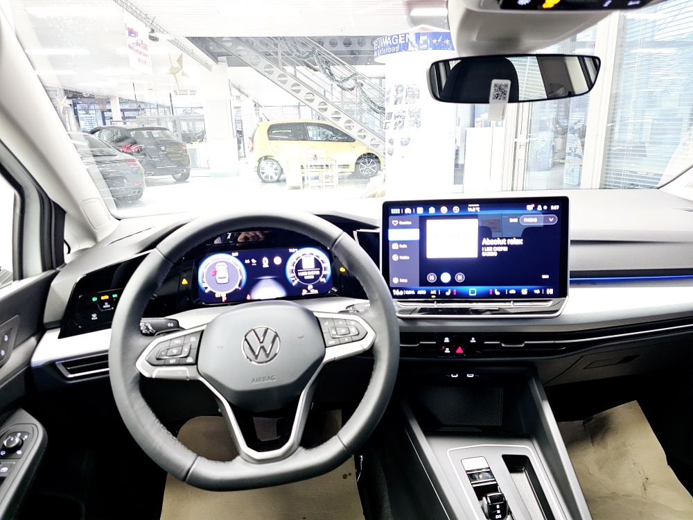 VW Golf Variant  bei Hoffmann Automobile in Wolfsburg kaufen und sofort mitnehmen - Bild 19