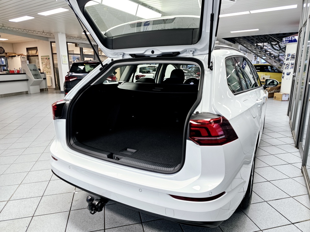 VW Golf Variant  bei Hoffmann Automobile in Wolfsburg kaufen und sofort mitnehmen - Bild 2