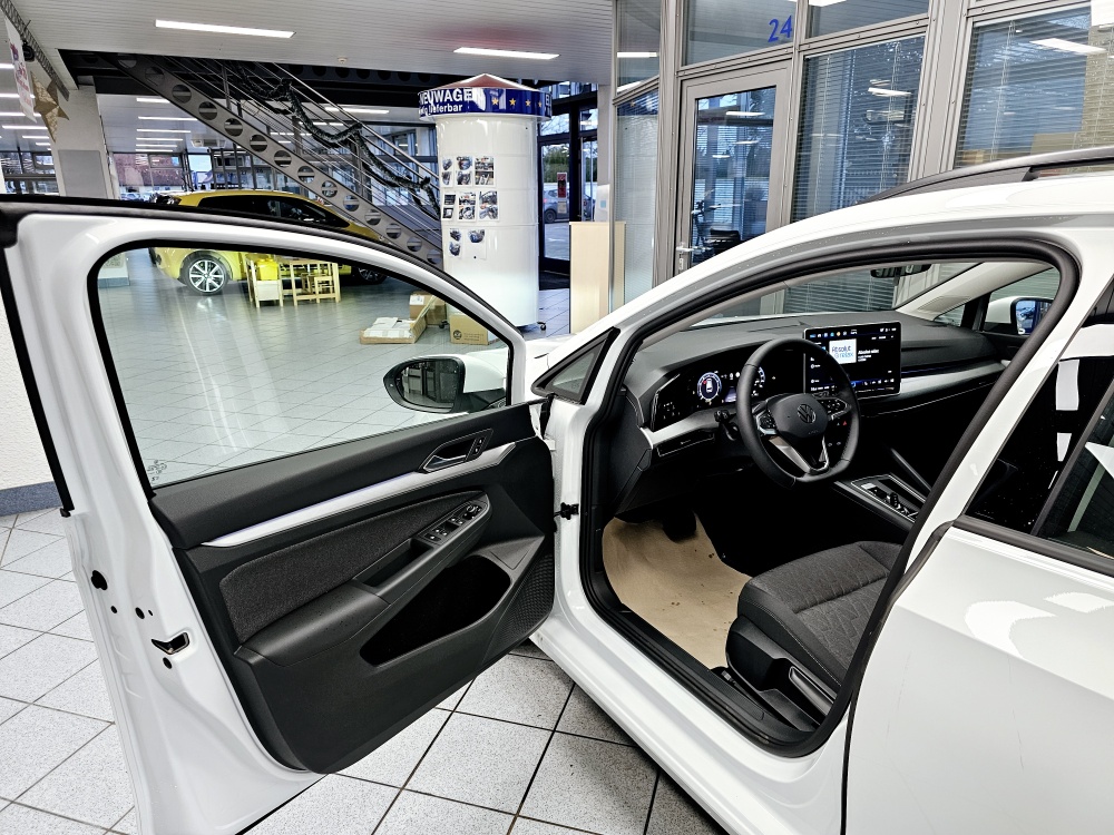 VW Golf Variant  bei Hoffmann Automobile in Wolfsburg kaufen und sofort mitnehmen - Bild 24