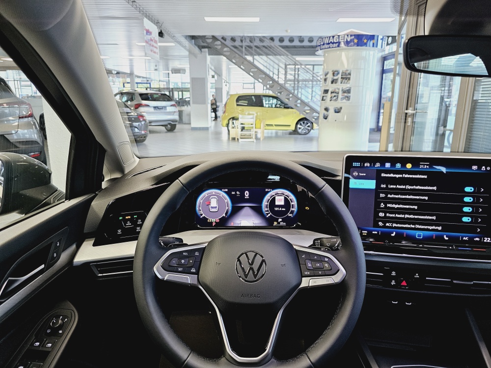 VW Golf Variant  bei Hoffmann Automobile in Wolfsburg kaufen und sofort mitnehmen - Bild 14