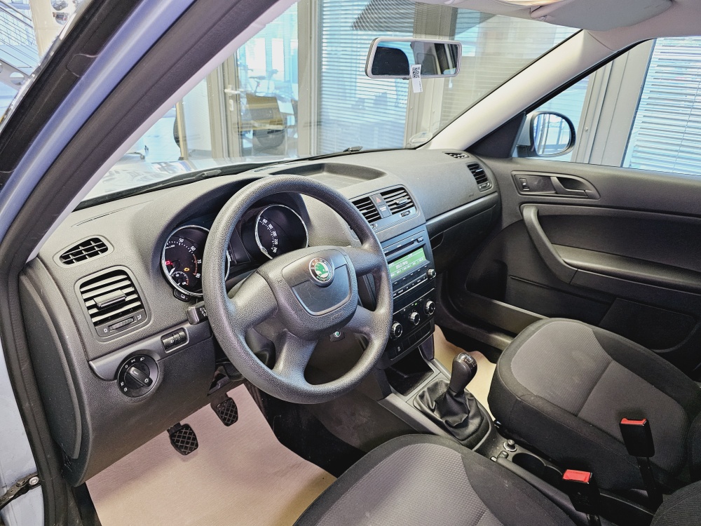 Skoda Yeti  bei Hoffmann Automobile in Wolfsburg kaufen und sofort mitnehmen - Bild 9