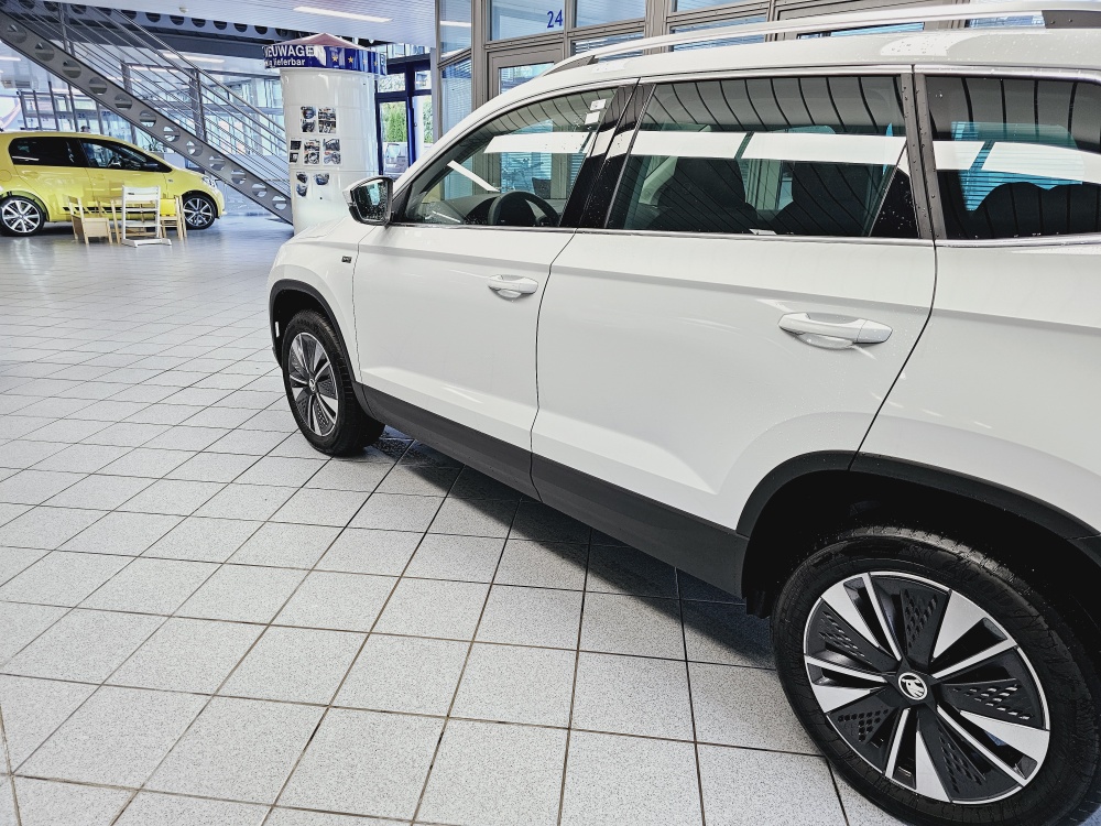 Skoda Karoq  bei Hoffmann Automobile in Wolfsburg kaufen und sofort mitnehmen - Bild 14