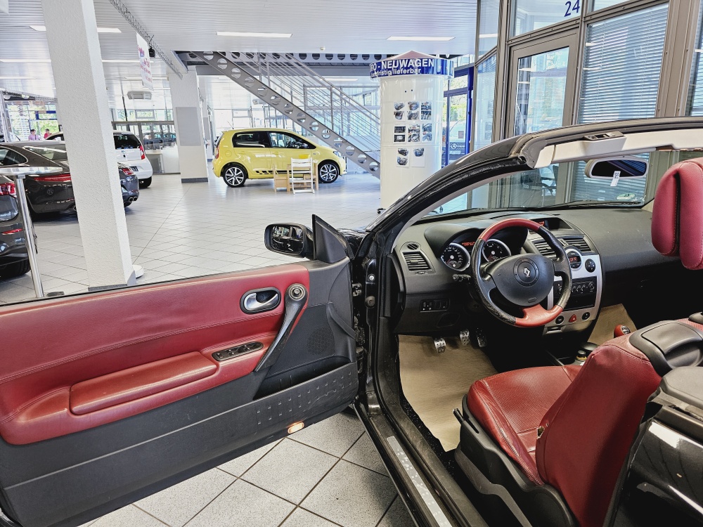 Renault Megane Cabrio  bei Hoffmann Automobile in Wolfsburg kaufen und sofort mitnehmen - Bild 11