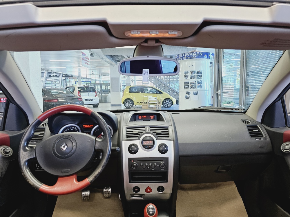 Renault Megane Cabrio  bei Hoffmann Automobile in Wolfsburg kaufen und sofort mitnehmen - Bild 5