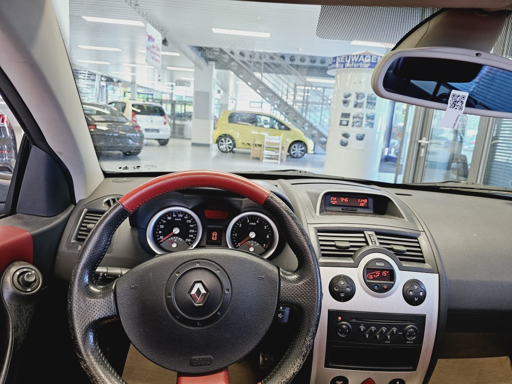 Renault Megane Cabrio  bei Hoffmann Automobile in Wolfsburg kaufen und sofort mitnehmen - Bild 8