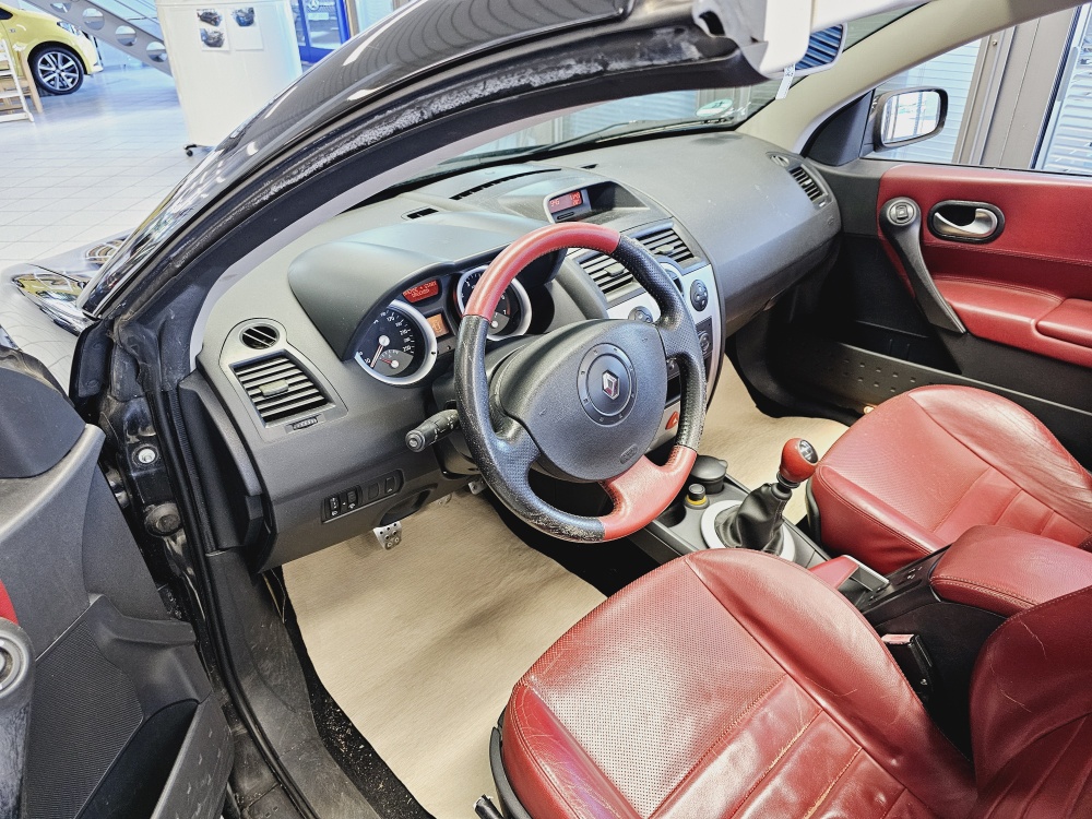 Renault Megane Cabrio  bei Hoffmann Automobile in Wolfsburg kaufen und sofort mitnehmen - Bild 9